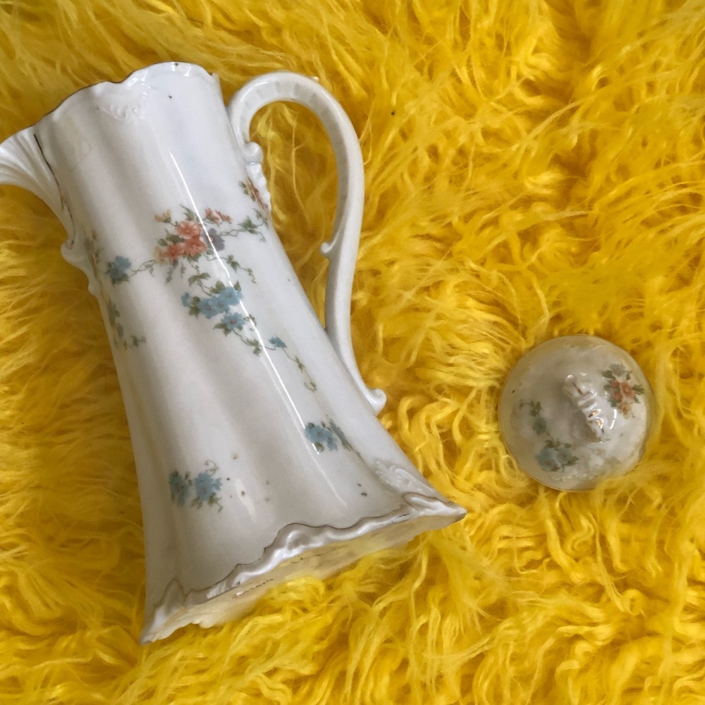 Sweet vintage teapot, 2nd time listed, due to box issue!
